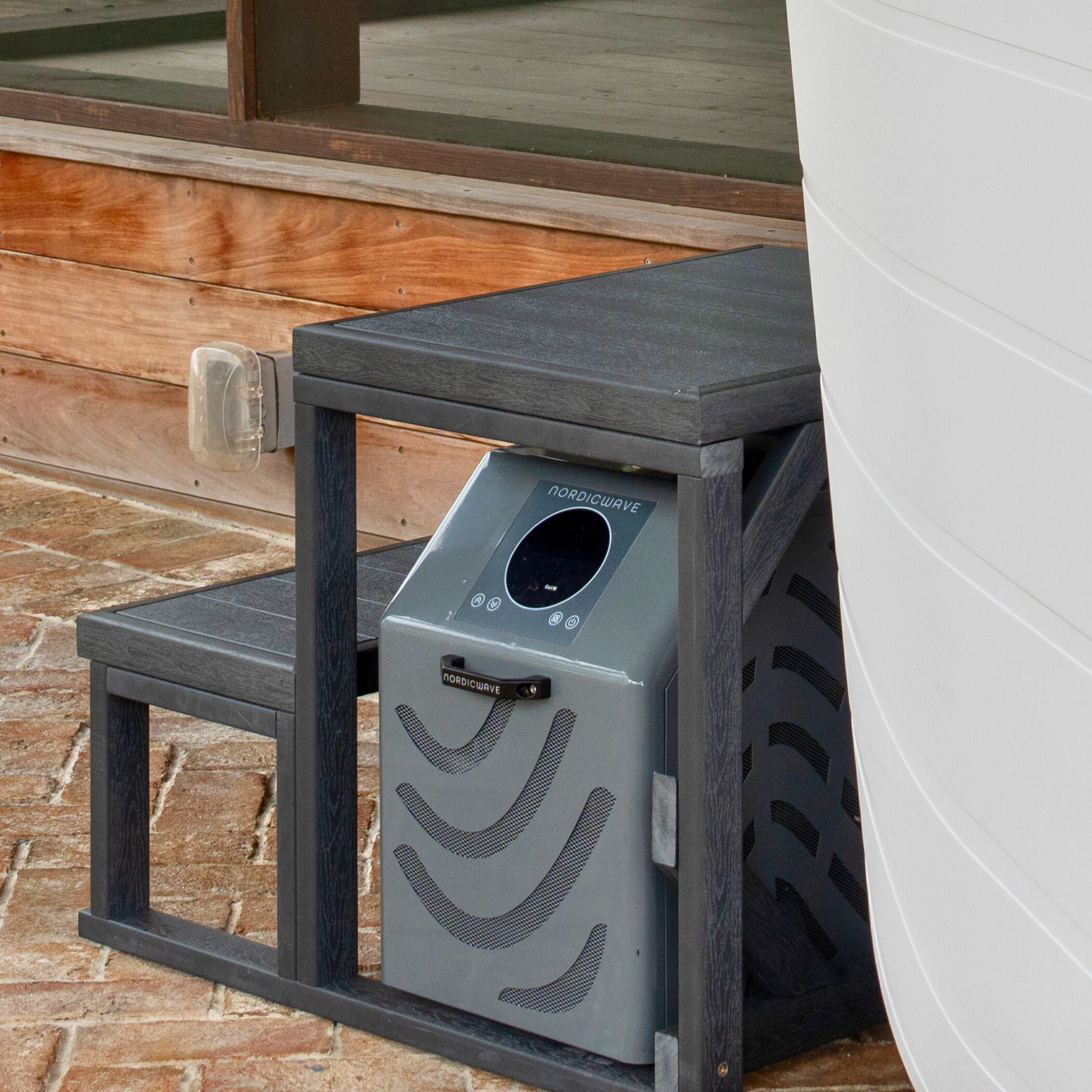 Viking Cold Plunge XL Arctic White lifestyle