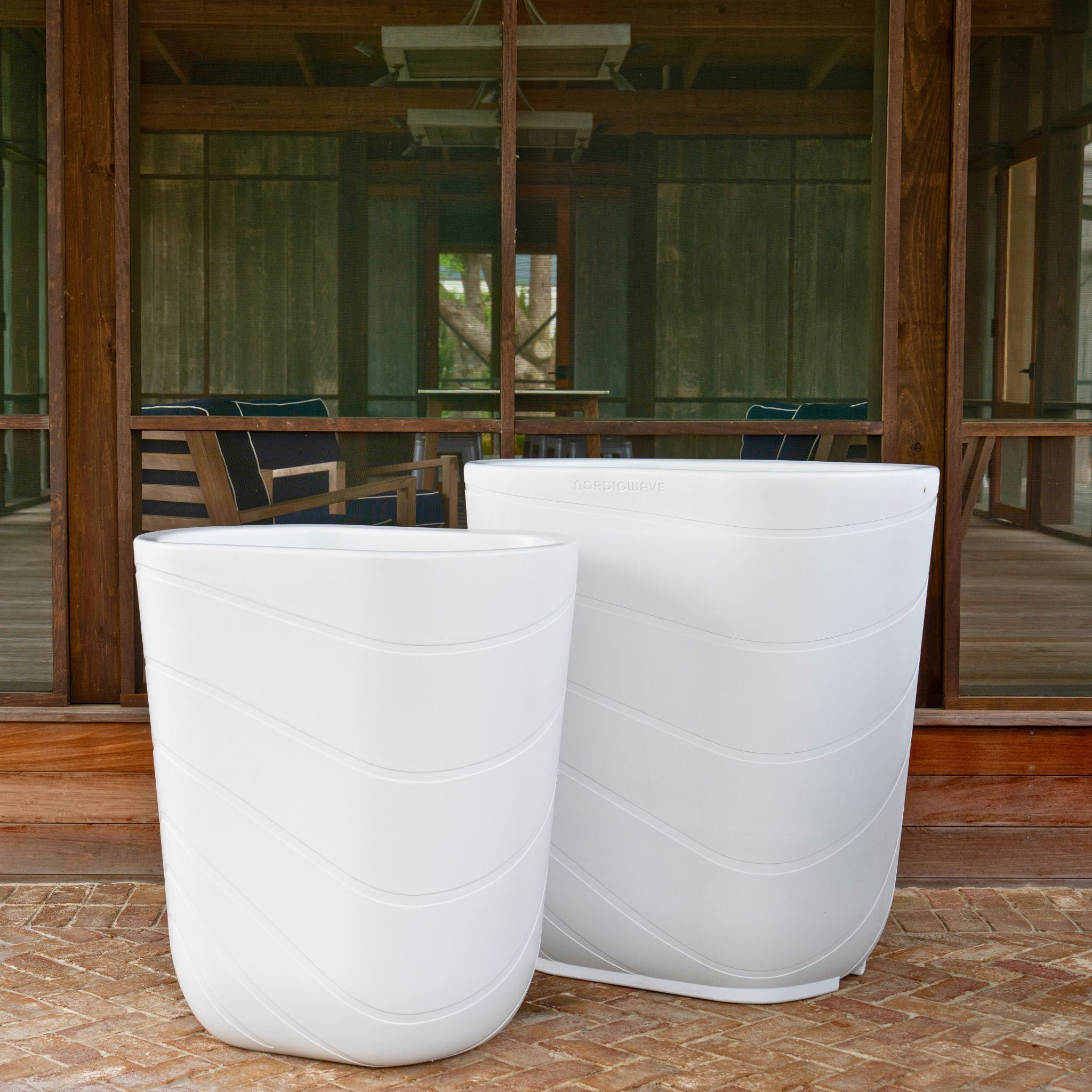 Viking Cold Plunge XL Arctic White lifestyle