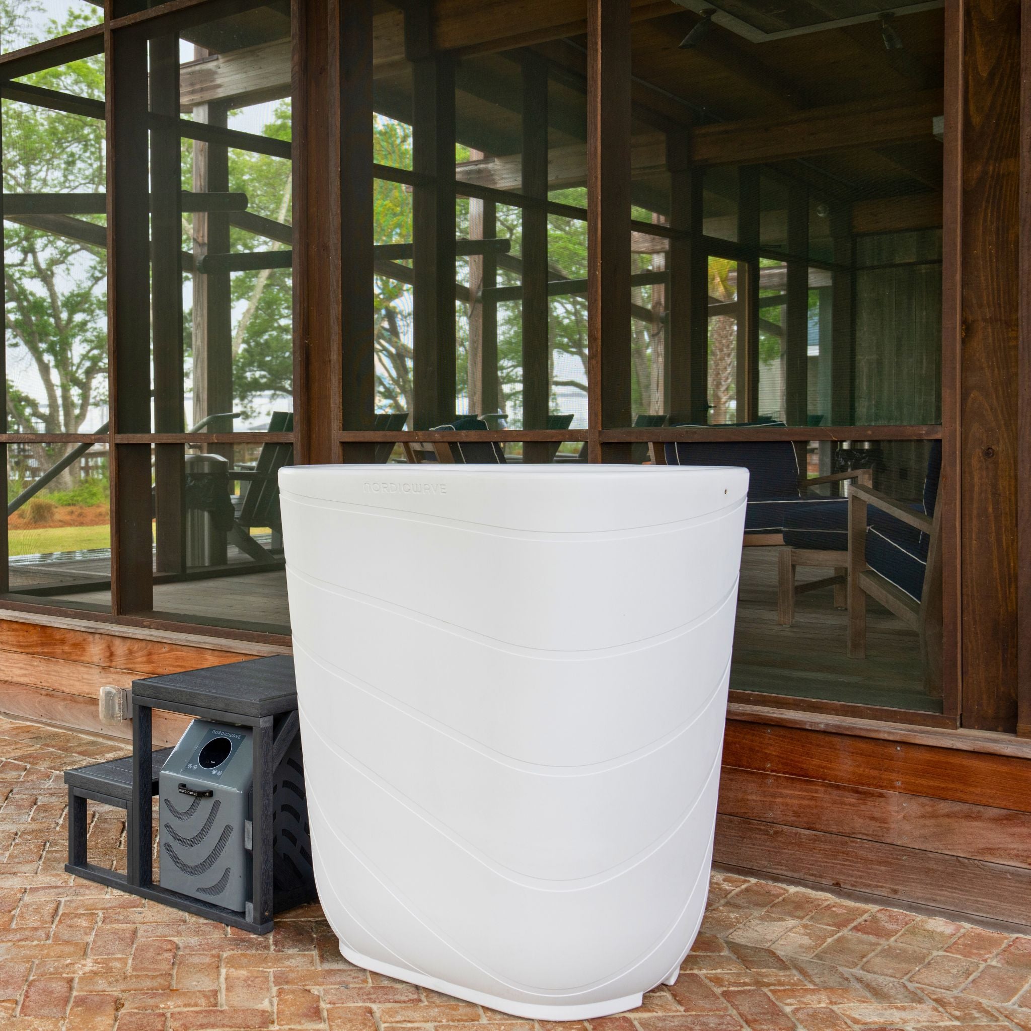 Viking Cold Plunge XL Arctic White lifestyle